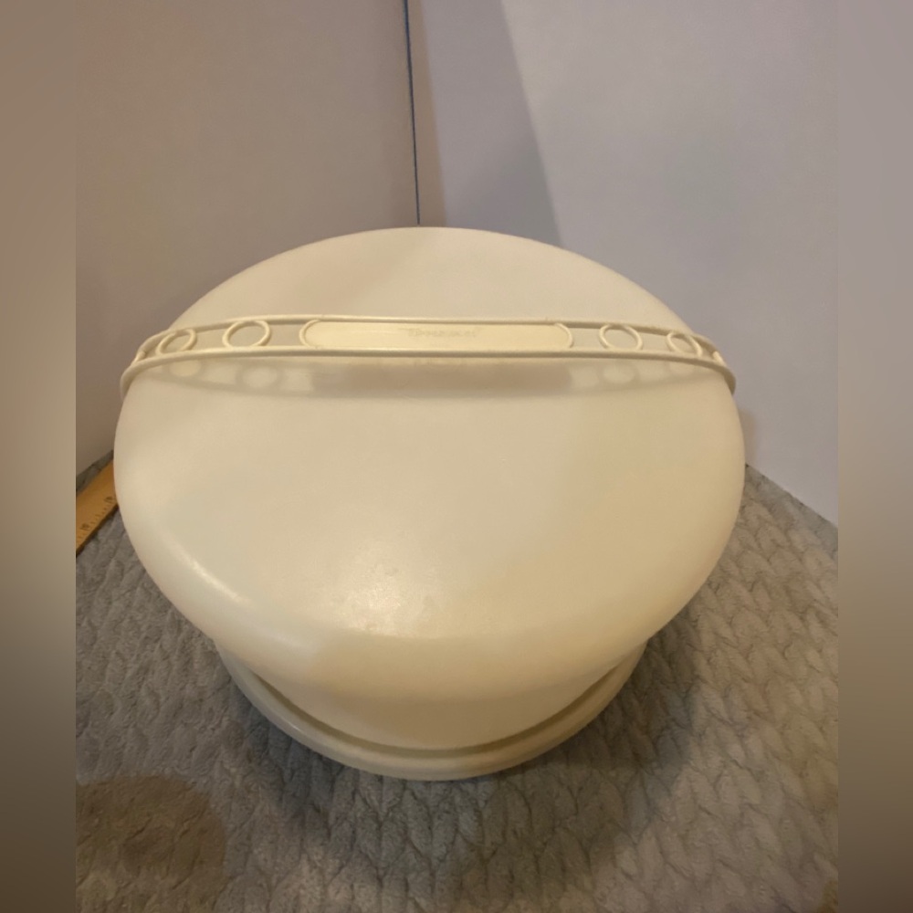 Tupperware Cake Taker with Handle 3pieces Almond Vintage